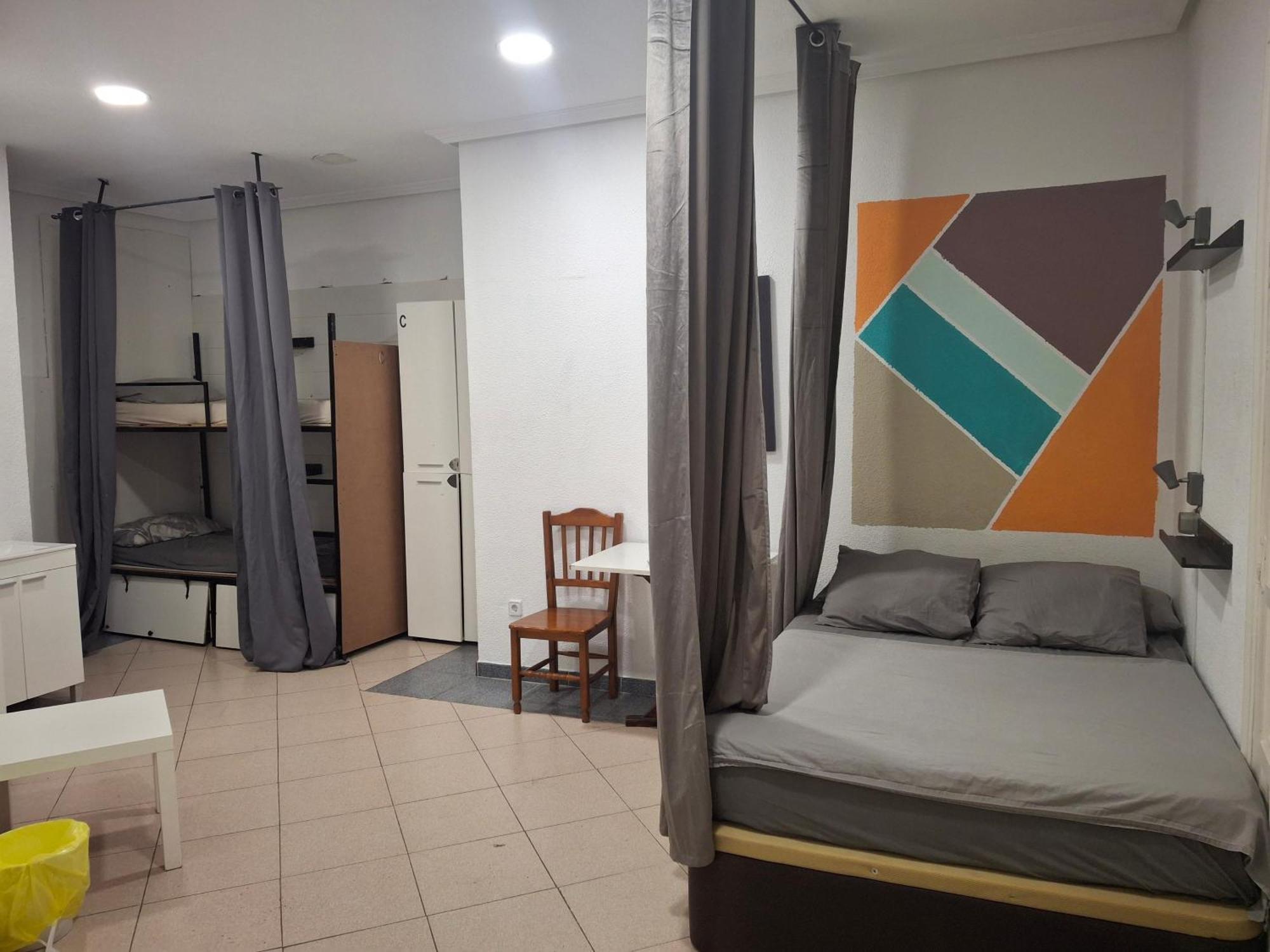 Hostel Duque Rivas - Madrid — Fotos 1